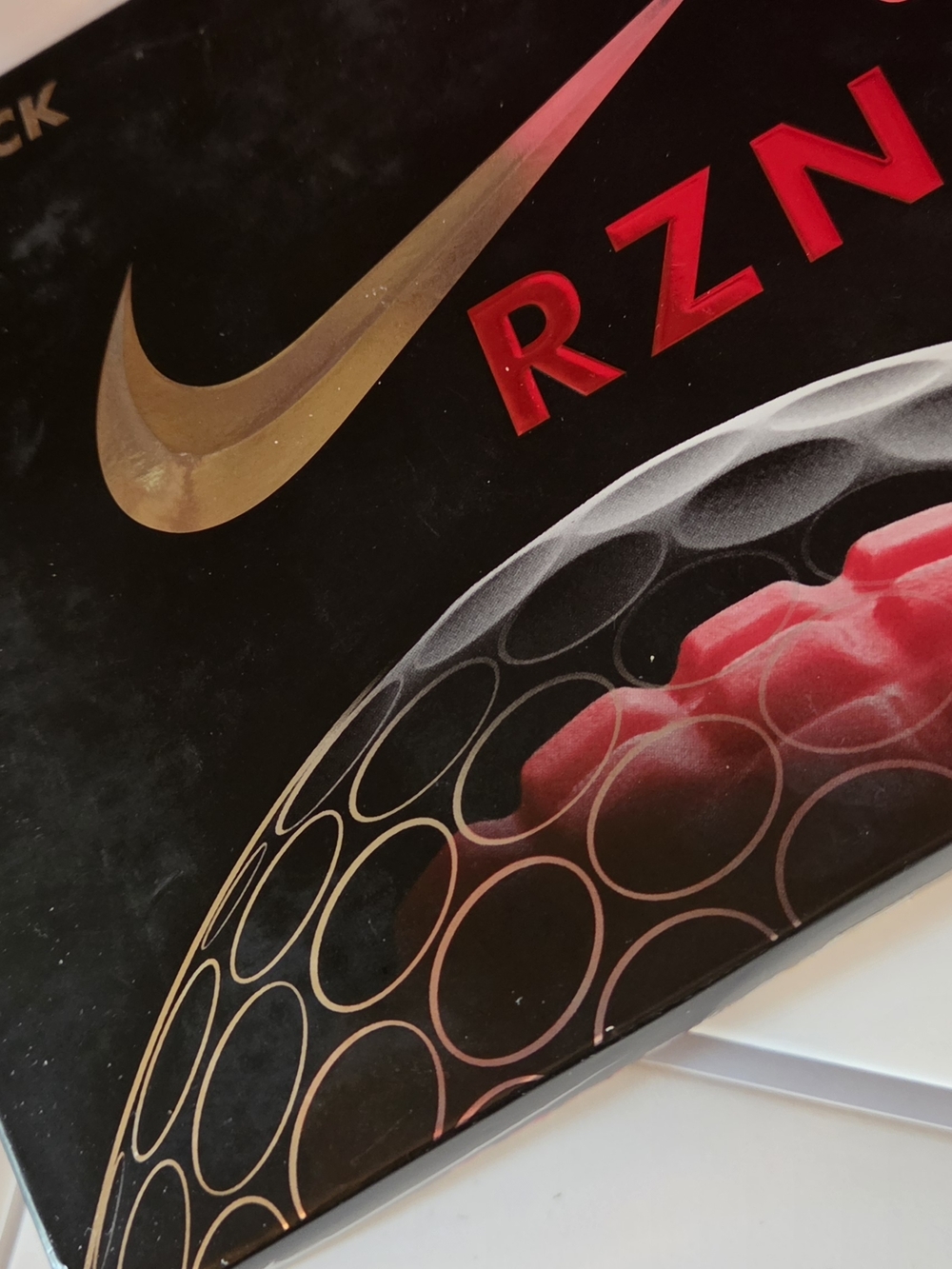 Nike RZN Black Golf Ball - Picture 2 of 3